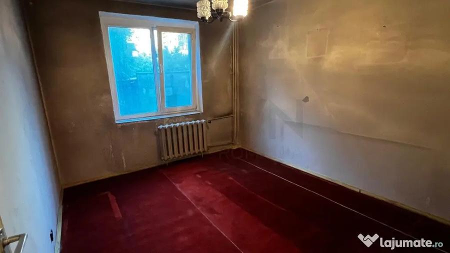 Apartament cu 3 camere decomandat în Costin Georgian