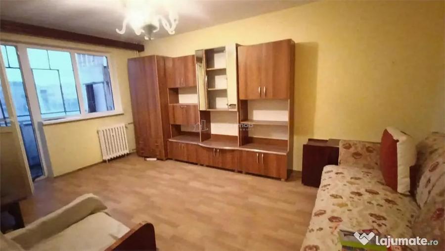 Apartament cu 2 camere decomandat în Vest