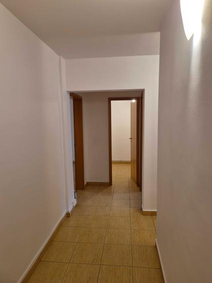 Apartament cu 2 camere decomandat în Centrul Civic
