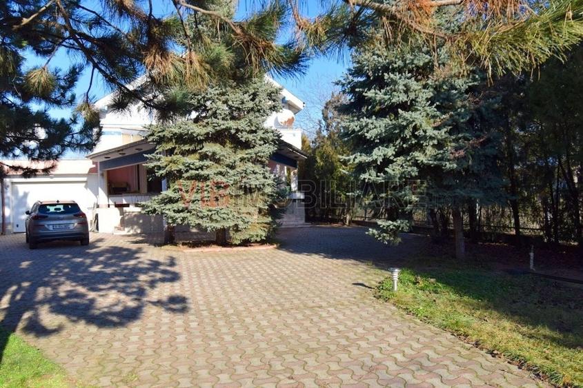 Casă cu 5 camere cu Piscina în Dămăroaia