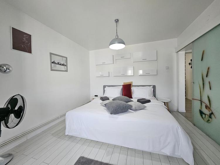 Apartament cu 3 camere decomandat în Ultracentral