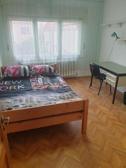 Casă cu 4 camere decomandat cu Teren 150 Mp în Zorilor