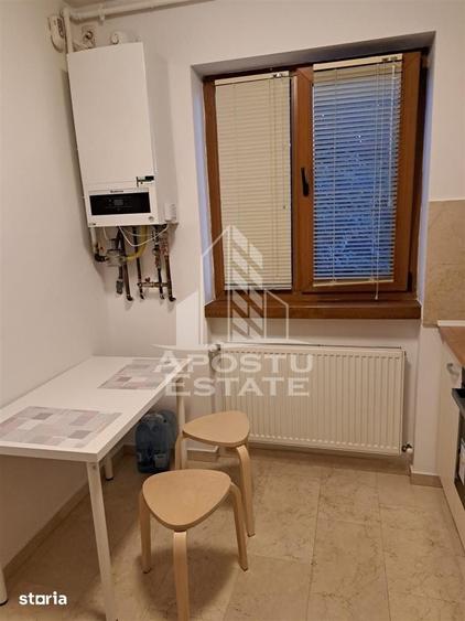 Apartament cu 3 camere semidecomandat în Central