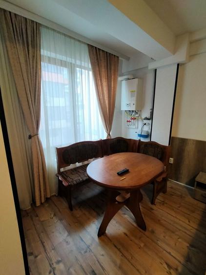 Apartament cu 2 camere decomandat în Palazu Mare