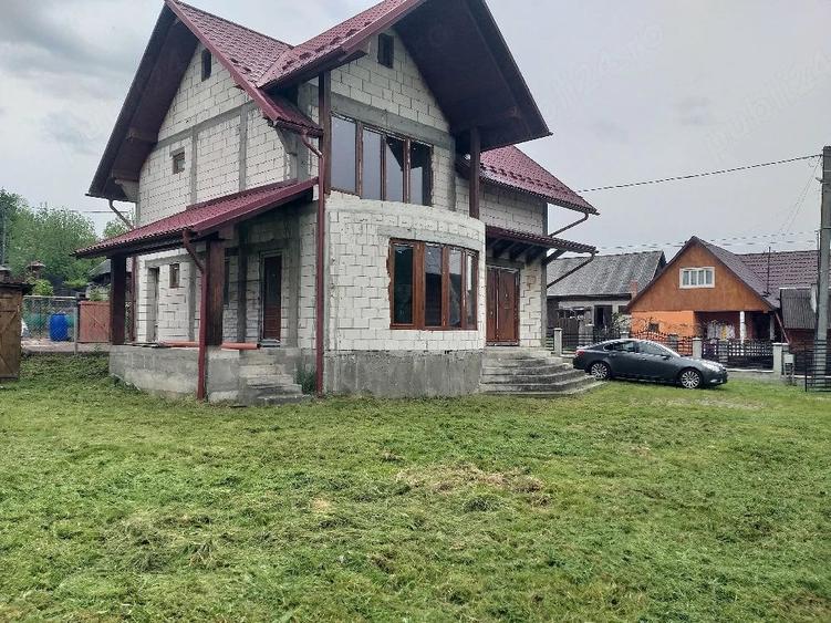 Casă cu Teren 555 Mp în Budești