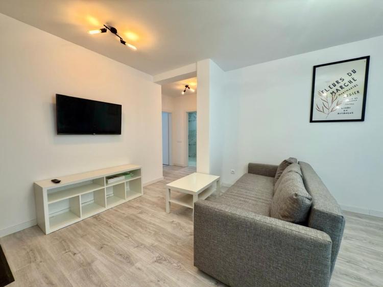 Apartament cu 3 camere decomandat, mobilat în Mihai Viteazul