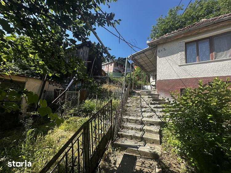 Casă cu 3 camere cu Teren 1124 Mp în Central