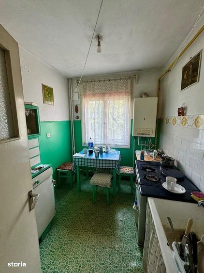 Podu ros-4 camere-2 bai cu geam-etaj 2 din 4 - 74mp -fara risc seismic - 10