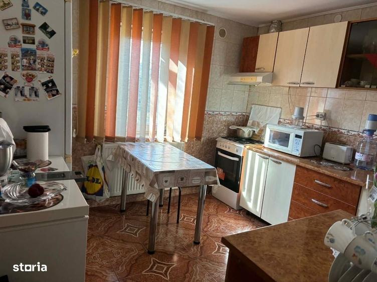 Casă cu 3 camere cu Teren 220 Mp în Central