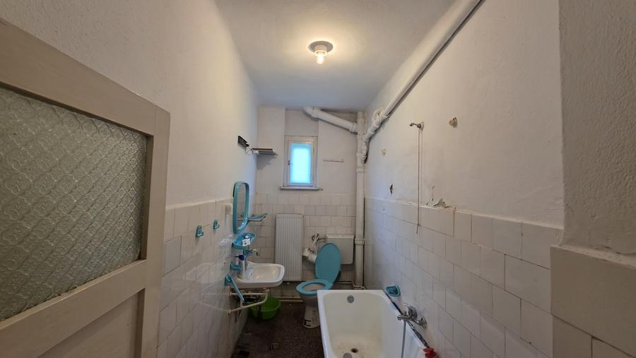 Apartament cu 4 camere decomandat în Sub Arini