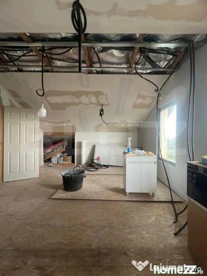 Casă cu 5 camere cu Teren 1396 Mp în Turda