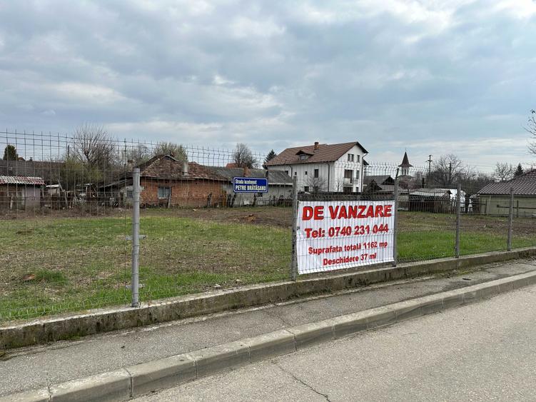 Spațiu comercial, în Mărăcineni