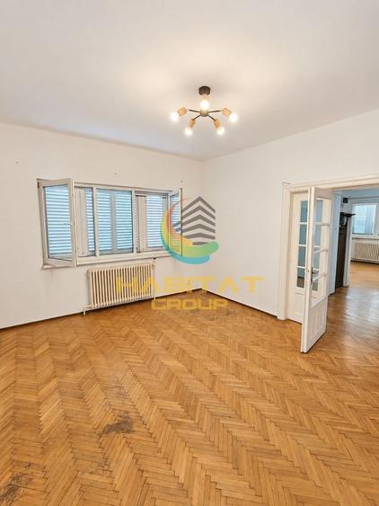 Apartament cu 3 camere semidecomandat în Gara de Nord