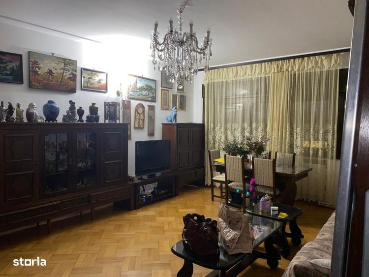 Apartament cu 4 camere semidecomandat în Universitate