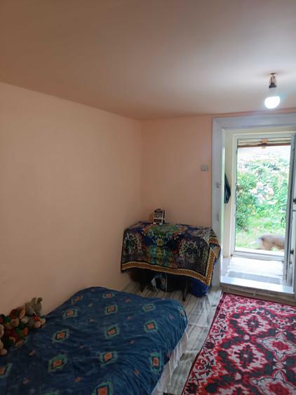 casa de vinzare in com Floresti,sat.Catina,jud Prahova,4camere,gaze,apa,canalizare ,1450mp pe str principala nu are baie,15 km MORENI,15km CAMPINA, - 4