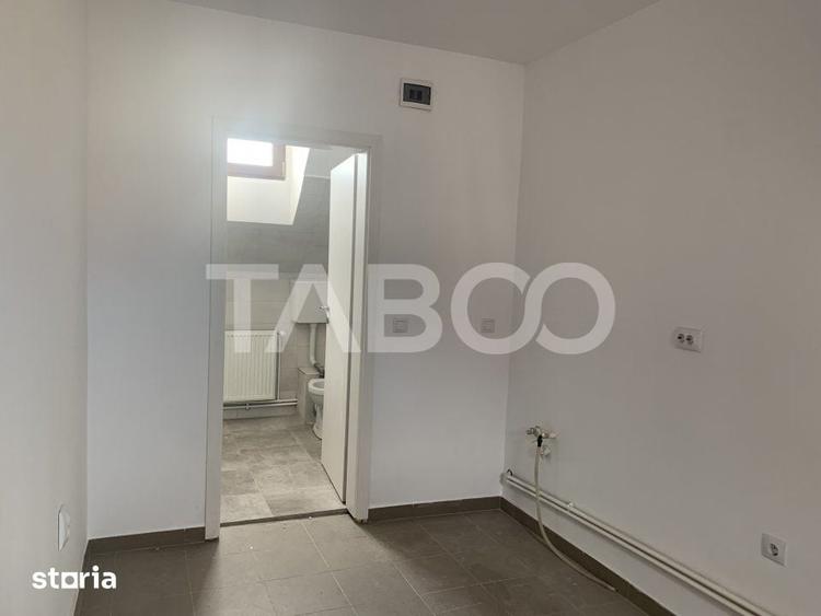 Spațiu comercial, de 300 mp, în Trei Stejari