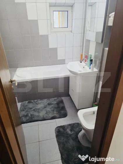 Apartament cu 2 camere decomandat în Central