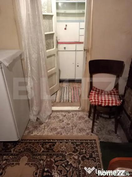Casă cu 2 camere cu Teren 2000 Mp în Central