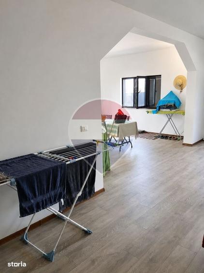 Casă cu 4 camere în Mândrești-Munteni