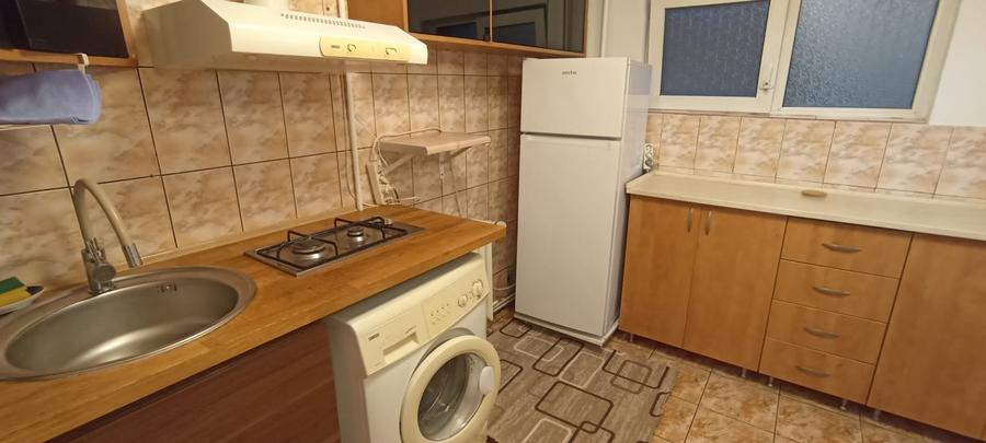 Garsoniera spatioasa la vila  zona Rahova  Carrefour Alexandriei Buc sector 5 - 1