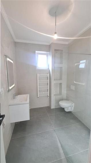 Duplex cu 4 camere cu Canalizare în Valea Lupului