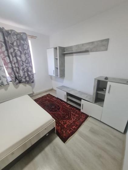 Garsonieră decomandată în Granit