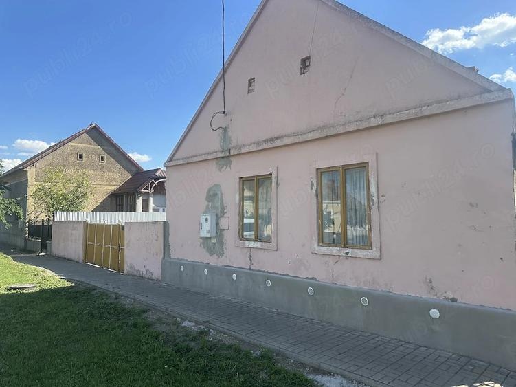 Casă cu Teren 2316 Mp în Biled
