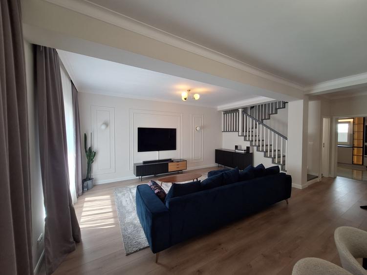 Duplex cu 4 camere cu Canalizare în Dumbrăvița
