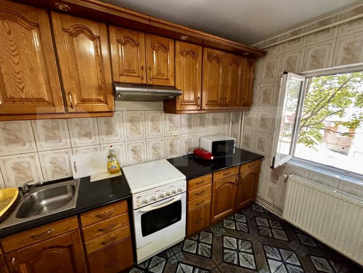 Apartament cu 2 camere decomandat în Soarelui