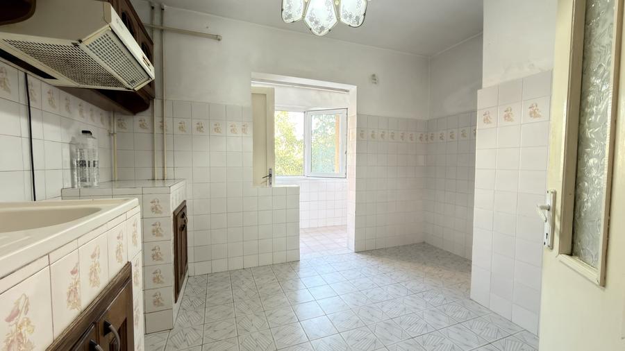 Apartament cu 2 camere decomandat în Soarelui