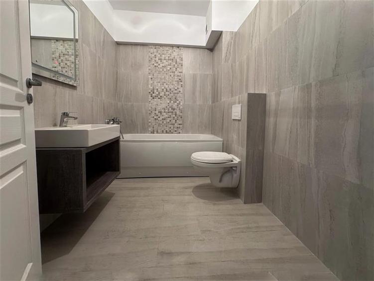Apartament cu 2 camere semidecomandat în Aeroport