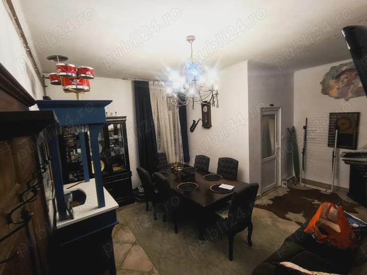 Apartament cu 3 camere semidecomandat în Central