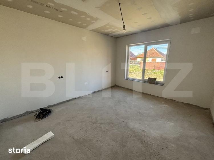 Casă cu 3 camere cu Teren 1300 Mp în Sud