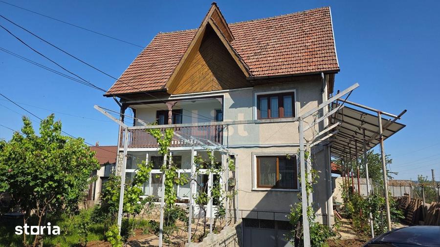 Casă cu 6 camere cu Teren 750 Mp în Schela