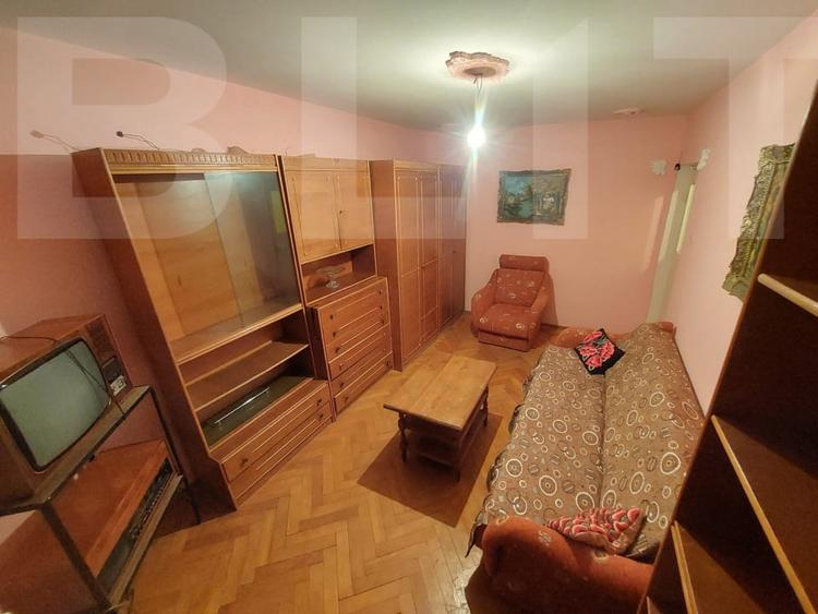 Apartament cu 3 camere semidecomandat, mobilat în Lugoj