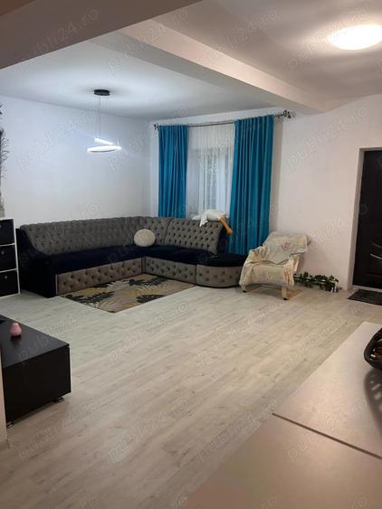 Casă cu 5 camere cu Teren 1289 Mp în Amara