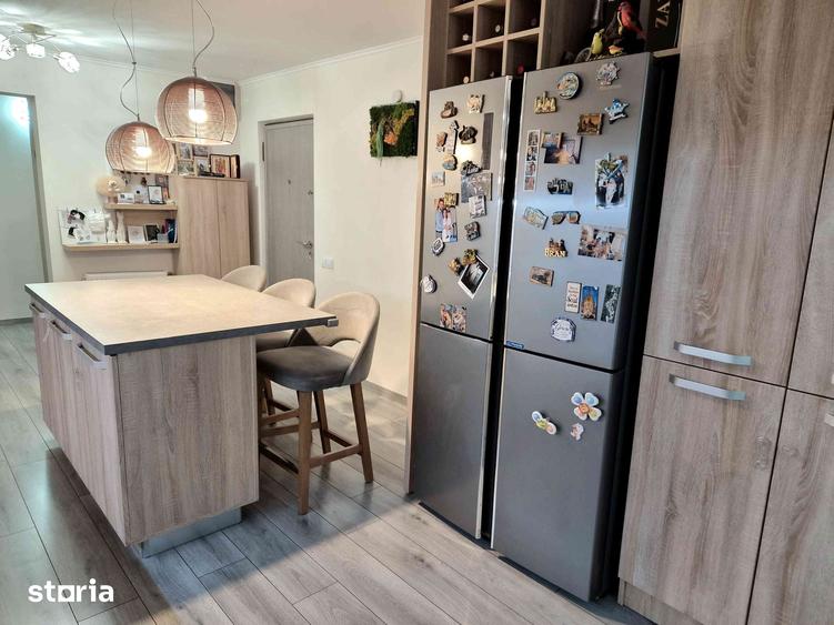 Apartament cu 4 camere în Micro 17