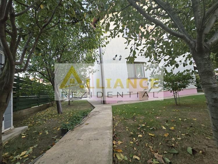 Casă individuală cu 5 camere cu Canalizare în Berceni