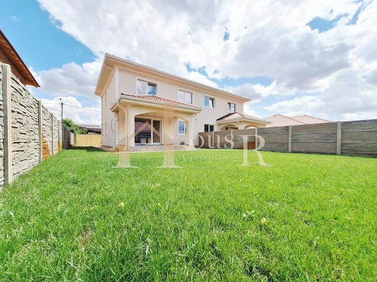Duplex cu 5 camere cu Canalizare în Moșnița Nouă
