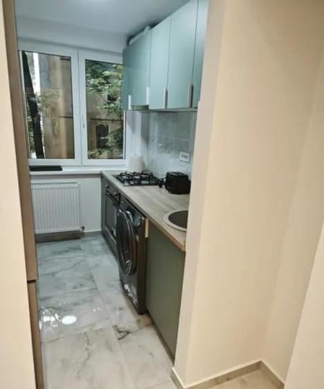 Apartament cu 2 camere decomandat, mobilat în Amzei