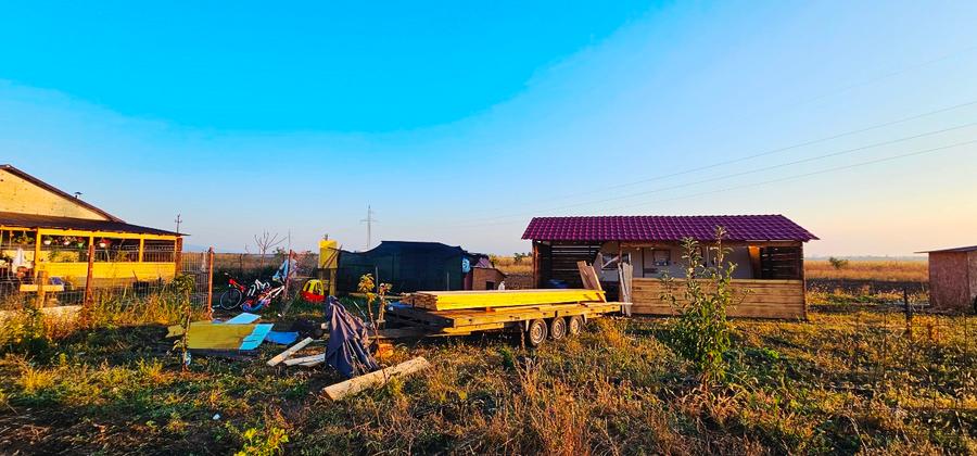 Casă individuală cu 2 camere cu Teren 5600 Mp în Golești