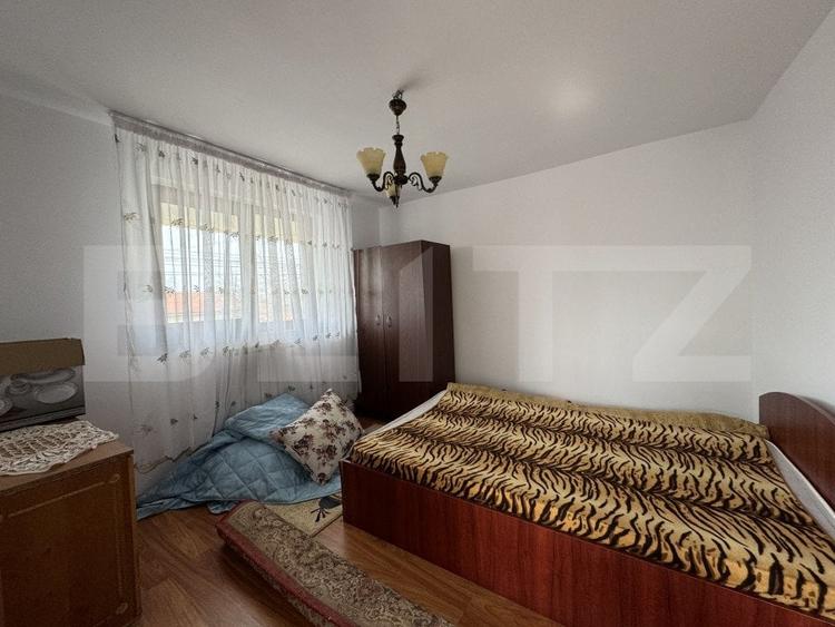 Casă individuală cu 5 camere cu Canalizare în Cârcea