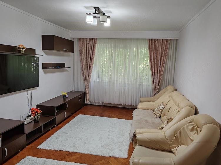 Apartament cu 3 camere decomandat în Central