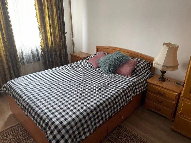 Apartament cu 3 camere decomandat în Exterior Vest