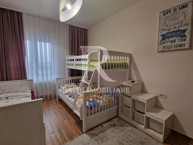 Apartament cu 3 camere decomandat, mobilat în Nufărul