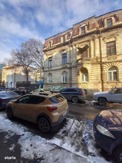Casă cu 4 camere cu Teren 280 Mp în Victoriei