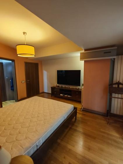 Apartament cu 4 camere decomandat, mobilat în Unirii