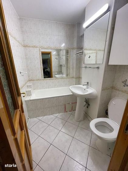 Apartament cu 3 camere decomandat în George Enescu