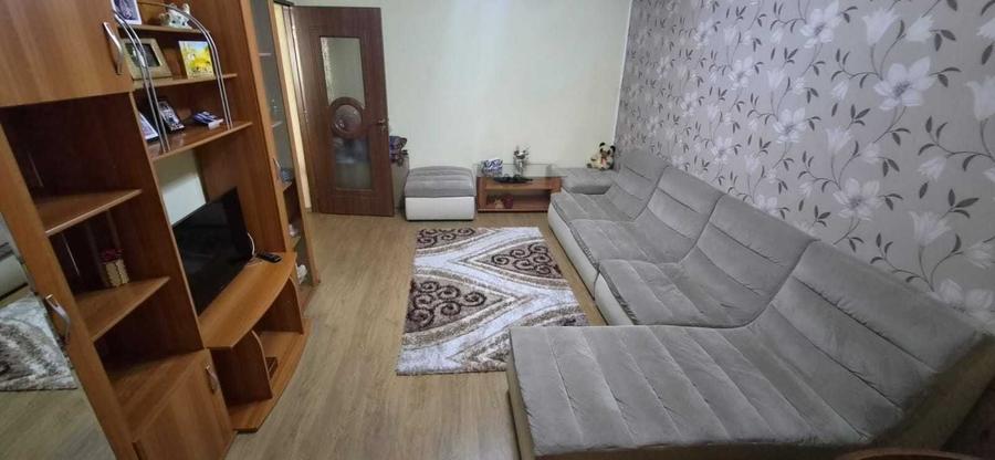 Apartament cu 3 camere decomandat în Prundu