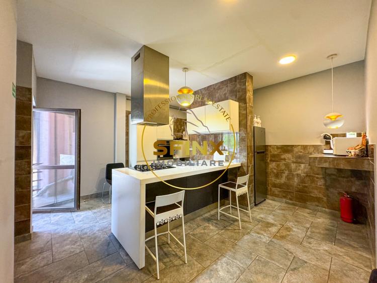 Apartament cu 5 camere decomandat în P-ța Romană
